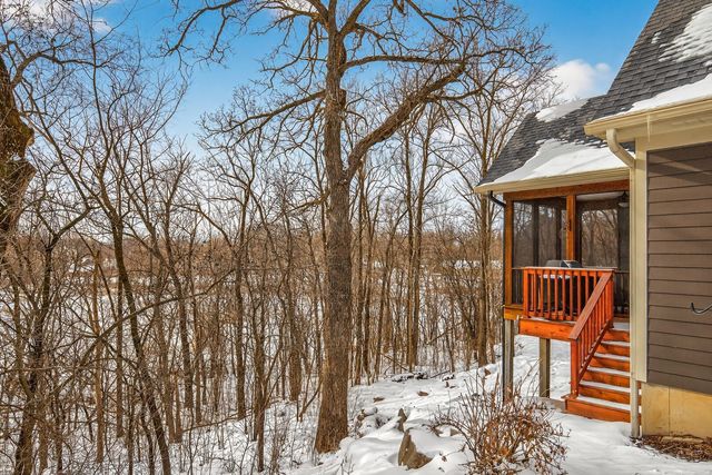 23400 Woodland Ridge Drive, Lakeville, MN 55044