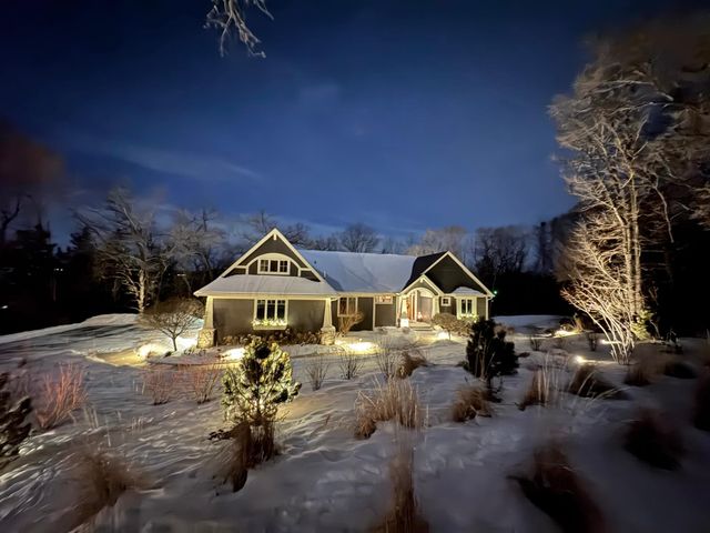 23400 Woodland Ridge Drive, Lakeville, MN 55044