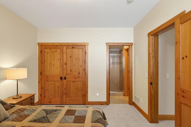 23400 Woodland Ridge Drive, Lakeville, MN 55044