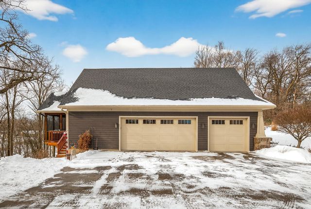 23400 Woodland Ridge Drive, Lakeville, MN 55044