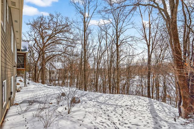 23400 Woodland Ridge Drive, Lakeville, MN 55044