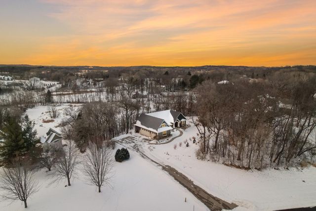 23400 Woodland Ridge Drive, Lakeville, MN 55044