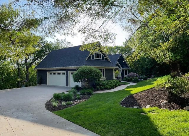 23400 Woodland Ridge Drive, Lakeville, MN 55044