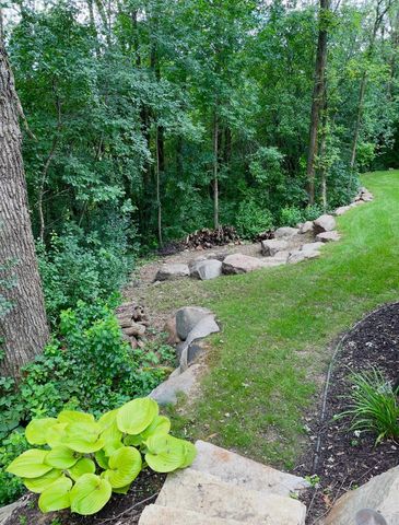 23400 Woodland Ridge Drive, Lakeville, MN 55044