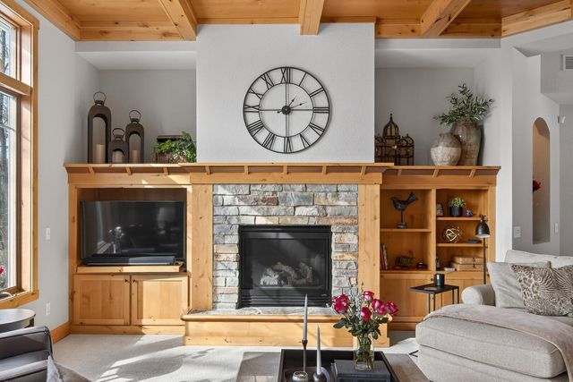 23400 Woodland Ridge Drive, Lakeville, MN 55044