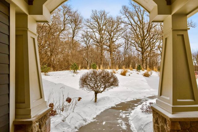 23400 Woodland Ridge Drive, Lakeville, MN 55044