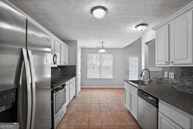 3368 Rockmill Drive, Ellenwood, GA 30294