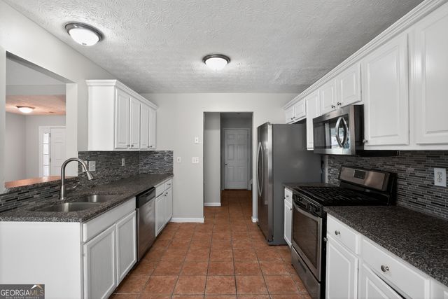 3368 Rockmill Drive, Ellenwood, GA 30294