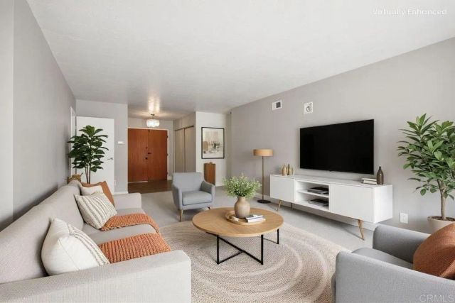 1711 Oak Hill Dr, Escondido, CA 92027