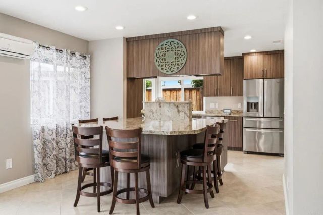 1711 Oak Hill Dr, Escondido, CA 92027