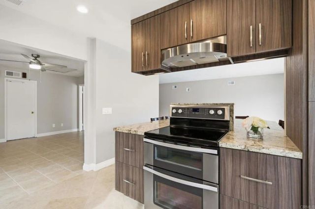 1711 Oak Hill Dr, Escondido, CA 92027