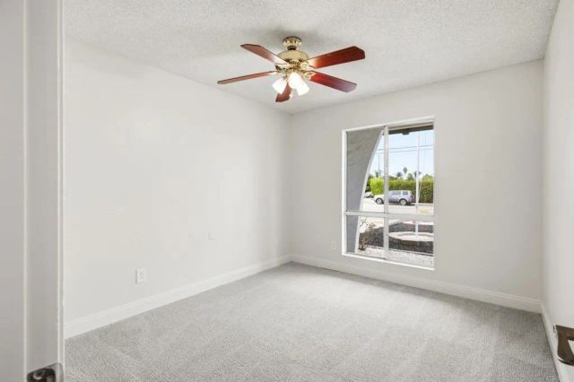 1711 Oak Hill Dr, Escondido, CA 92027