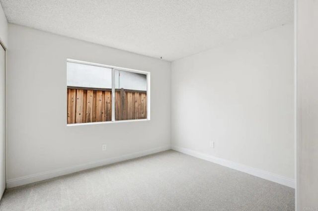 1711 Oak Hill Dr, Escondido, CA 92027