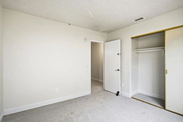 1711 Oak Hill Dr, Escondido, CA 92027