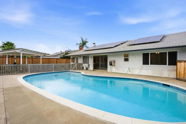 1711 Oak Hill Dr, Escondido, CA 92027