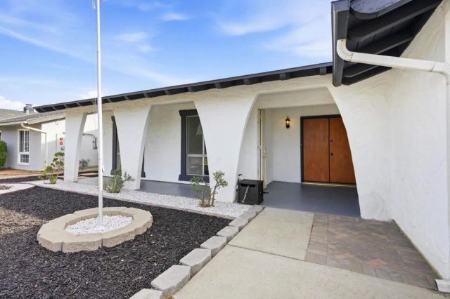 1711 Oak Hill Dr, Escondido, CA 92027