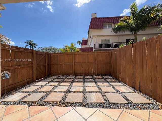 8600 SW 67th Ave 915, Pinecrest, FL 33156