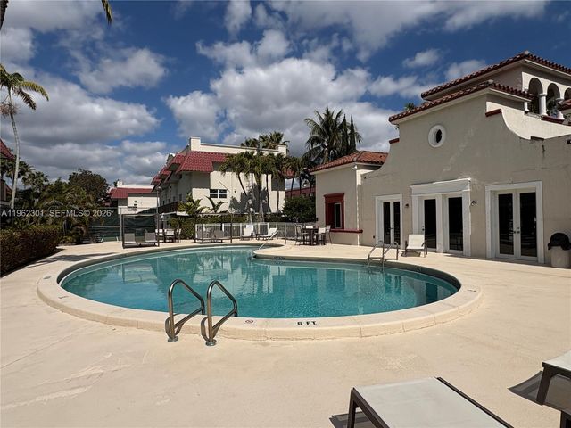 8600 SW 67th Ave 915, Pinecrest, FL 33156