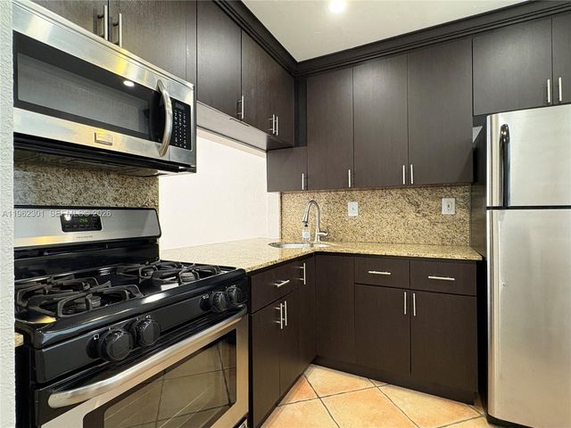 8600 SW 67th Ave 915, Pinecrest, FL 33156