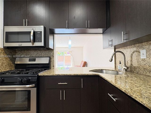 8600 SW 67th Ave 915, Pinecrest, FL 33156