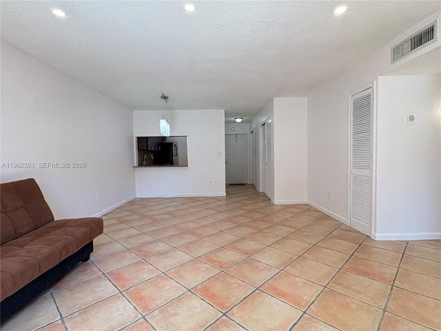 8600 SW 67th Ave 915, Pinecrest, FL 33156