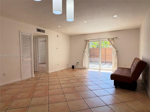 8600 SW 67th Ave 915, Pinecrest, FL 33156