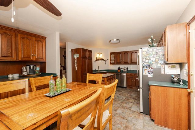 438 River Bluff CIRCLE, Oconomowoc, WI 53066