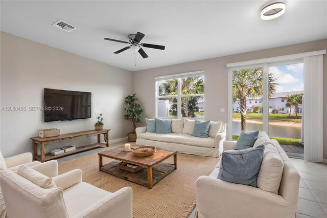 1761 Lindley St, West Palm Beach, FL 33407
