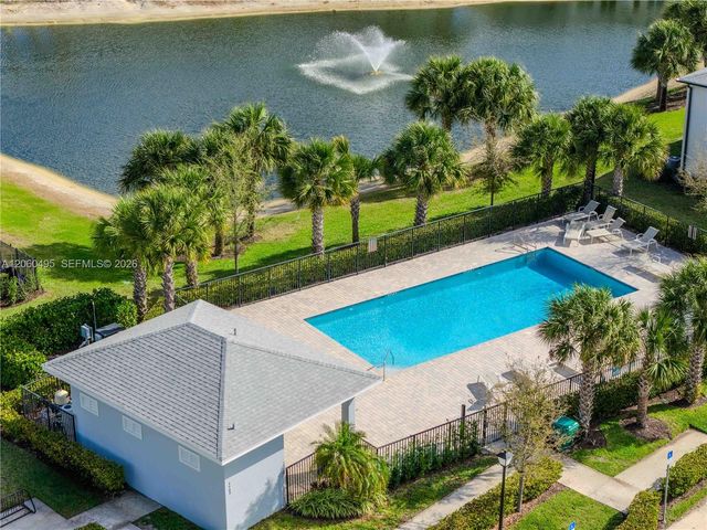1761 Lindley St, West Palm Beach, FL 33407