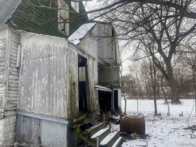 3345 E Ferry Street, Detroit, MI 48211