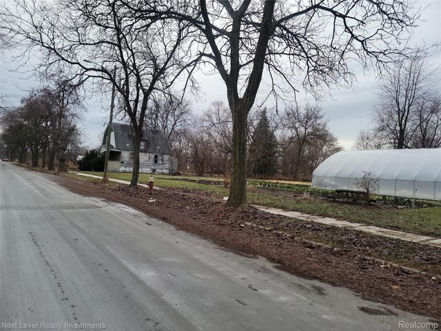 3345 E Ferry Street, Detroit, MI 48211