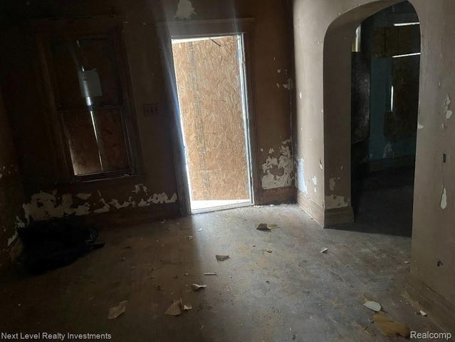 3345 E Ferry Street, Detroit, MI 48211