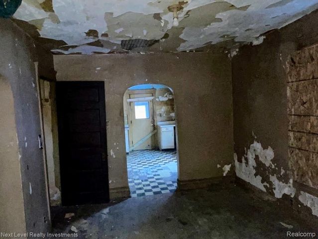 3345 E Ferry Street, Detroit, MI 48211