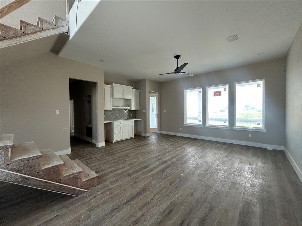 1053 North Isle Dr, Rockport, TX 78382 — photo 2