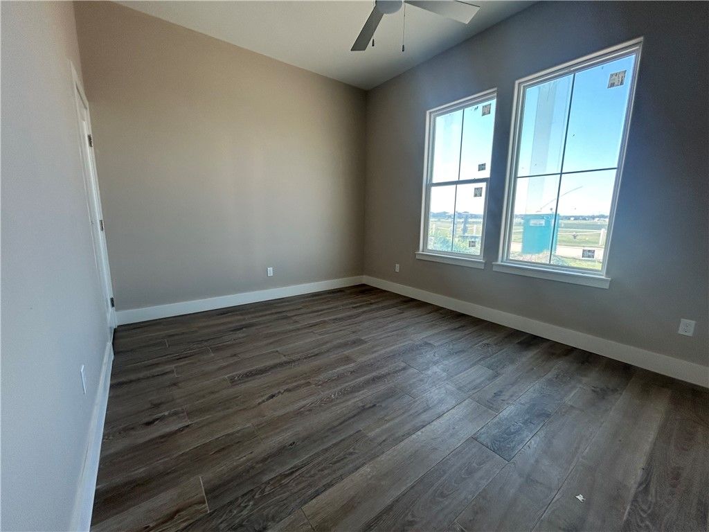 1053 North Isle Dr, Rockport, TX 78382 — photo 5