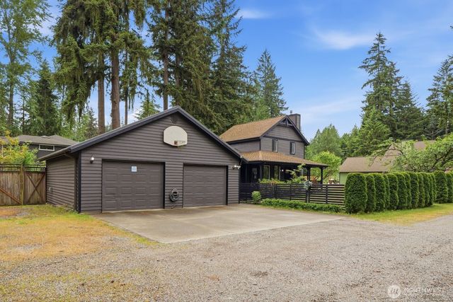 13826 Cascadian Way, Everett, WA 98208