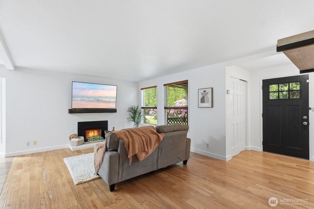13826 Cascadian Way, Everett, WA 98208