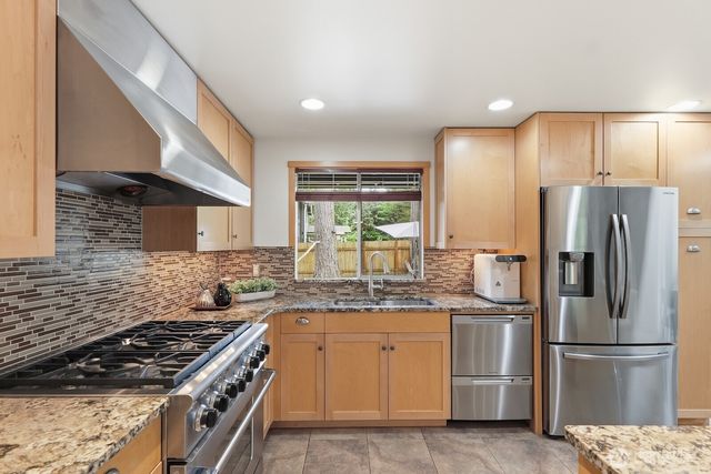 13826 Cascadian Way, Everett, WA 98208