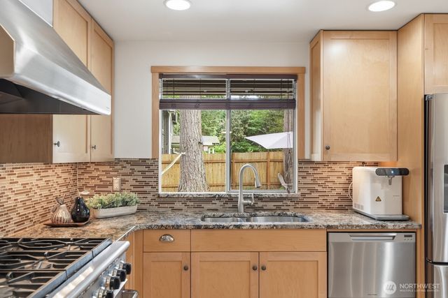 13826 Cascadian Way, Everett, WA 98208