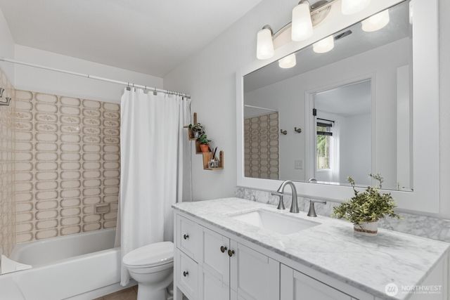 13826 Cascadian Way, Everett, WA 98208
