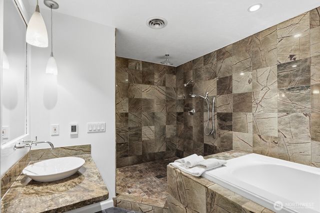 13826 Cascadian Way, Everett, WA 98208