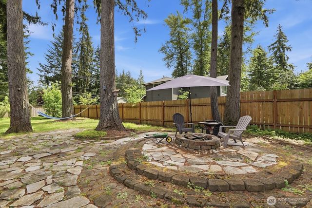 13826 Cascadian Way, Everett, WA 98208