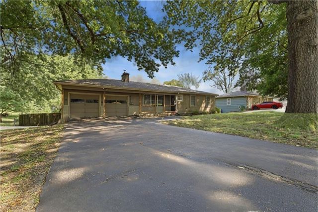 6203 Hedges Avenue, Raytown, MO 64133