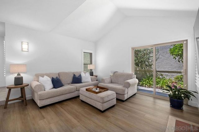 5959 El Escorial Way, San Diego, CA 92124