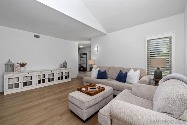 5959 El Escorial Way, San Diego, CA 92124