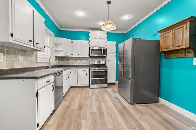 599 N Seminary Street, Roanoke, IN 46783