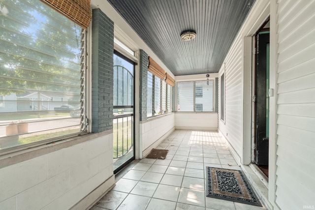 599 N Seminary Street, Roanoke, IN 46783