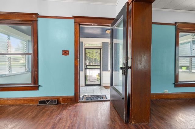 599 N Seminary Street, Roanoke, IN 46783