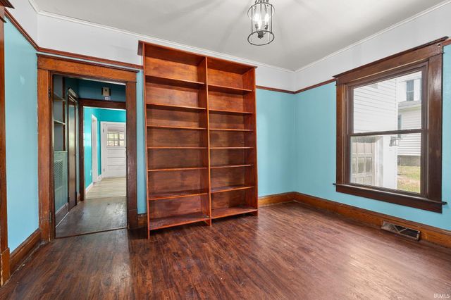 599 N Seminary Street, Roanoke, IN 46783