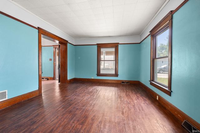 599 N Seminary Street, Roanoke, IN 46783